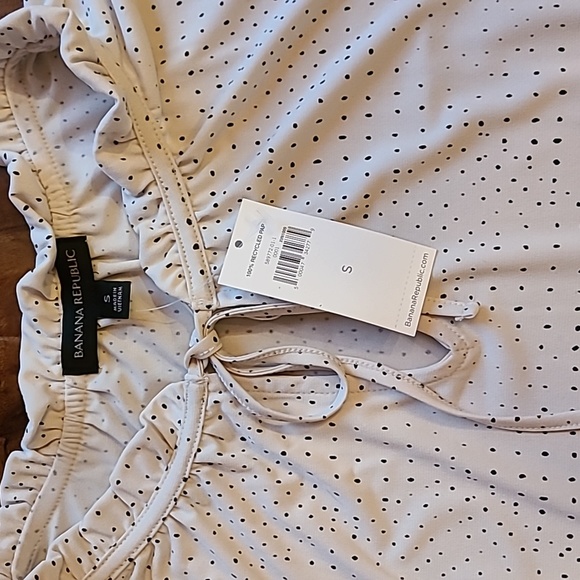 Banana Republic Ruffle tie-neck Spotted Blouse - Picture 8 of 9